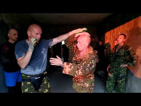 Видео: В Н Крючков  Вход подставкой локтя в атаку противника. Перекрытие центральной линии.