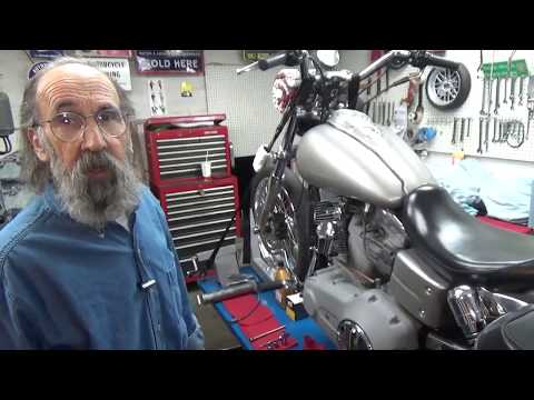 Видео: Часть 1. Замена жидкостей на Harley Twi Cam Dyna