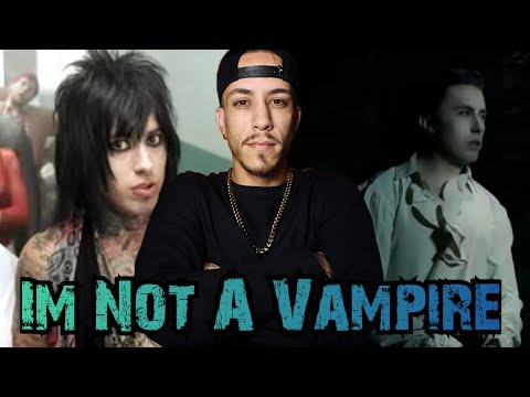 Видео: Реакция на обе версии песни «Im Not A Vampire» группы Falling In Reverse