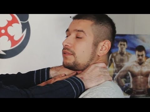 Видео: КАК ВЫБРАТЬСЯ если ДУШАТ ЗА ГОРЛО?! САМЫЙ Эффективный Способ