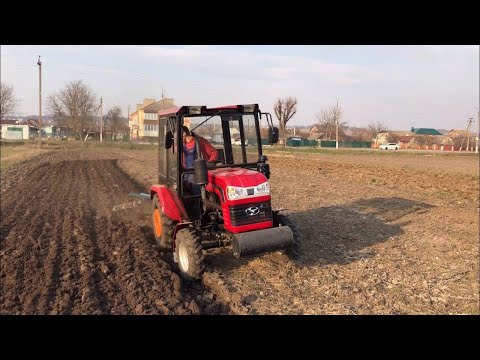 Видео: Ораємо Шифенгом 240 з довантажувачем і саморобним плугом / Вспашка минитрактором Шифенг 240