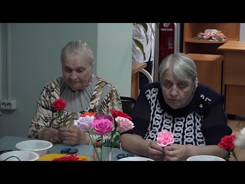Видео: Жить в доме престарелых. Как превратить одинокую старость в радость // "Новости 49" 29.06.23