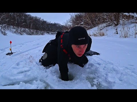 Видео: ОНО ЗАТАЩИЛО МЕНЯ В ЛУНКУ... ЭТО ПРОСТО ЖЕСТЬ РЫБАЛКА. Ловля на жерлицы 2024.