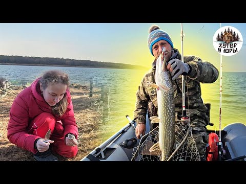 Видео: Жизнь в гармонии с природой. Лес кормит грибами, озеро рыбой. Переделка - планы изменились.