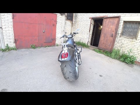 Видео: Установка широкого колеса на спортивный Harley-Devidson v-rod на узкой раме  kit 300