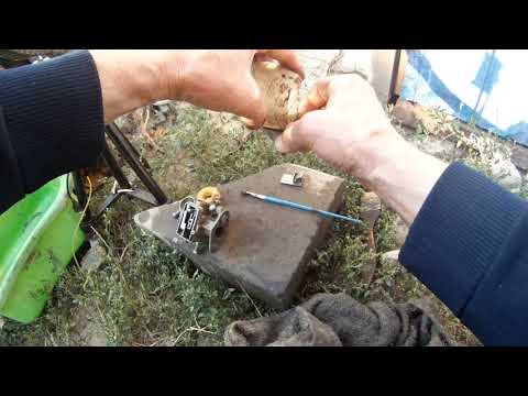 Видео: Чистка,продувка,збірка карбюратора К50В.