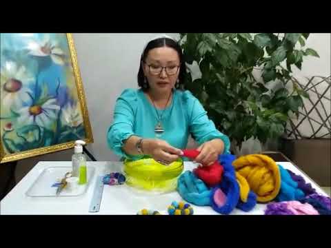 Видео: Қолөнер шебері Құралай Талғатқызы. Шеберлік сабақ