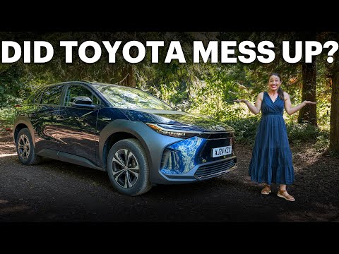 Видео: Ждать обновлённую версию? Обзор Toyota bZ4X