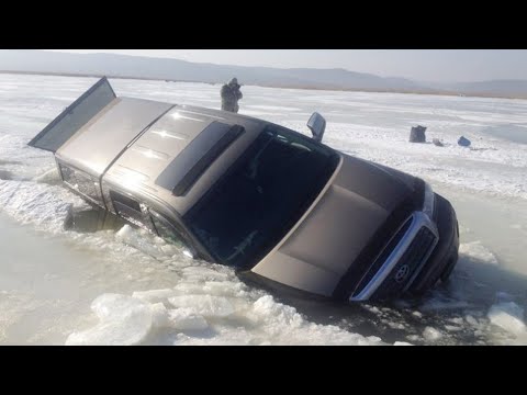 Видео: Утопил машину. Никогда не выезжайте на лед на автомобиле, первый тонкий лёд.