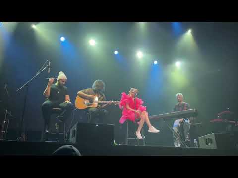 Видео: Моя Мишель - Стюардесс