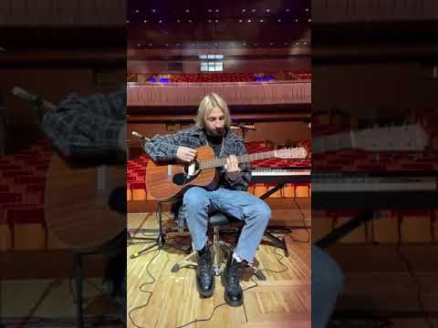 Видео: Женя Мильковский - Будет легче (акустика)