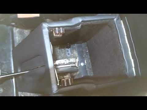 Видео: Подлокотник Нива. Установка 1 я часть.