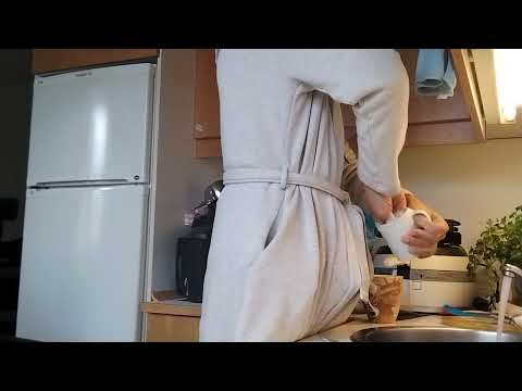 Видео: Это я пою сама посуду, да,тяжело, но я мою! Подписывайтесь на мой канал и ставьте лайки,пожалуйста!