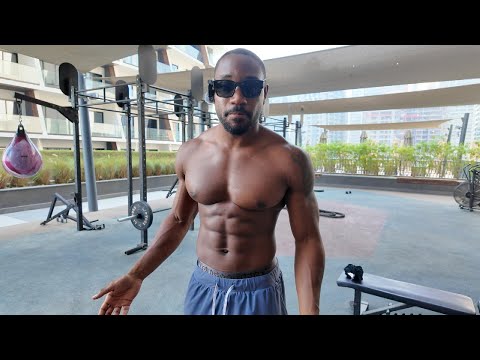Видео: Как построить офигенное телосложение