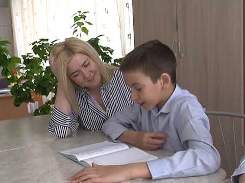 Видео: Леша и Максим - в рубрике "Жду маму"