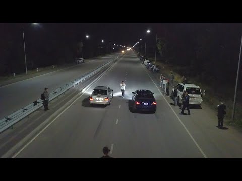 Видео: Что может Toyota Camry 3.5 VS Mercedes-Benz W211 5.0  ||  Audi RS6 C6 VS Audi 80 B2 Quattro Killer