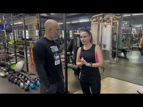 Видео: Как Папа Смит спасается от боли в спине. 