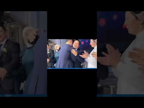 Видео: Акжол Махмудовдун  агасы атасын тойдо ыйлатты.