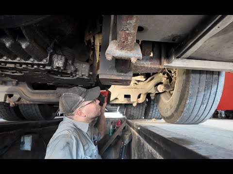 Видео: 1998 MCI 102-EL3 «Renaissance» Инспекция (один из первых 150 построенных)