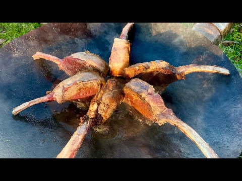 Видео: КОРЕЙКА Телятины. Сочные Стейки на Садже. ГОТОВИМ ВМЕСТЕ