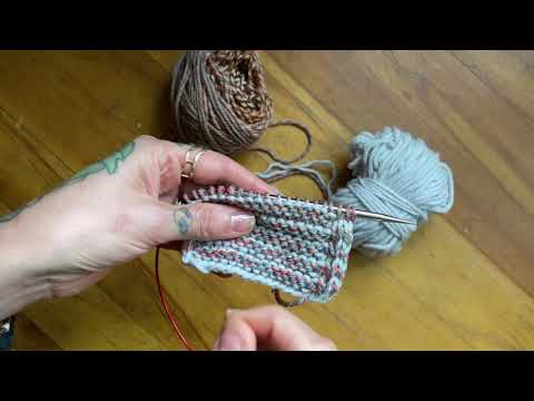 Видео: Закрытие петель двухцветным шнуром I-cord