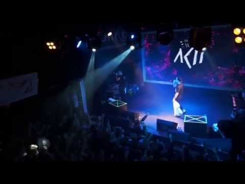 Видео: ЛСП - Не нужна [live @ Театръ, Москва, 20.09.2015]