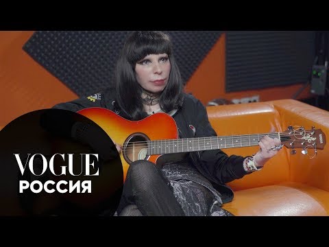 Видео: Что в сумке у Жанны Агузаровой?