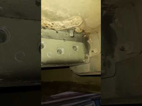 Видео: Встановлення фаркопу на ніссан ліф nissan leaf 2012 року з США