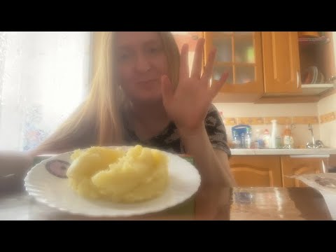 Видео: Мукбанг| Пюре и рыбка копченая