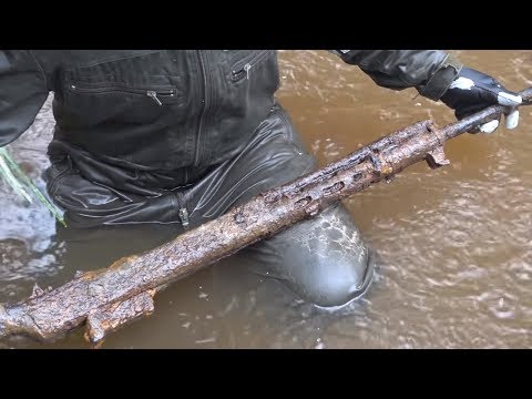 Видео: Нашли залежи оружия в Железной реке , раскопки с металлоискателем и магнитом  // Юрий Гагарин