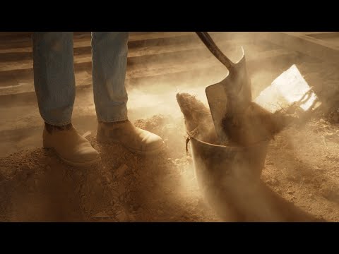 Видео: Хождение по тому, что осталось от пола