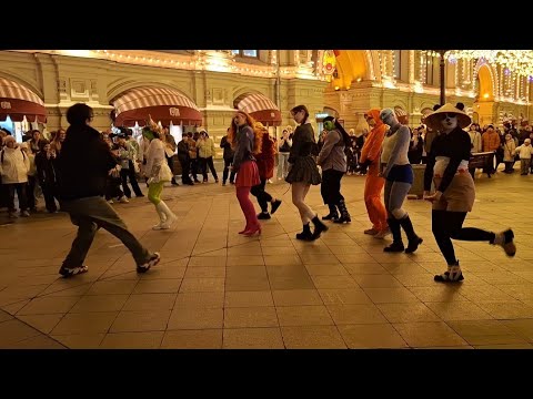 Видео: Танцы на Никольской в октябре / Moscow