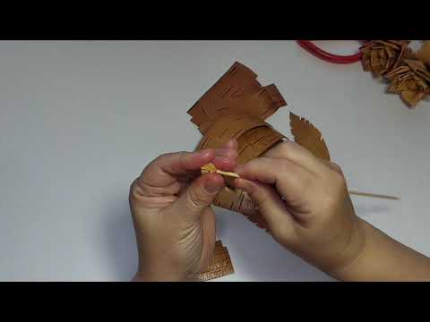 Видео: Мастер класс "Розы из бересты"