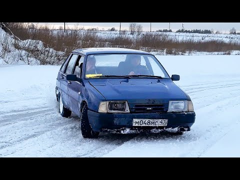 Видео: ИЖ - КОРОЛЬ ЗИМНЕГО ДРИФТА! ЖИГУЛИ КУРЯТ НЕРВНО В СТОРОНКЕ!