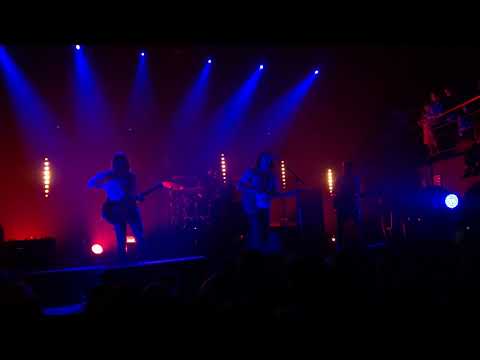 Видео: Валентин Стрыкало - Тени 12.11.17 AuroraConcertHall