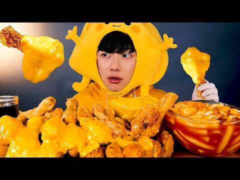 Видео: MUKBANG | Жареная курица с сырным соусом и острой лапшой Tteokbokki