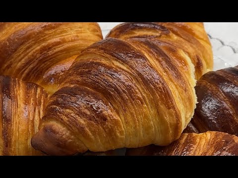 Видео: Французские круассаны в домашних условиях. Очень ароматный, хрустящий и нежный!!!