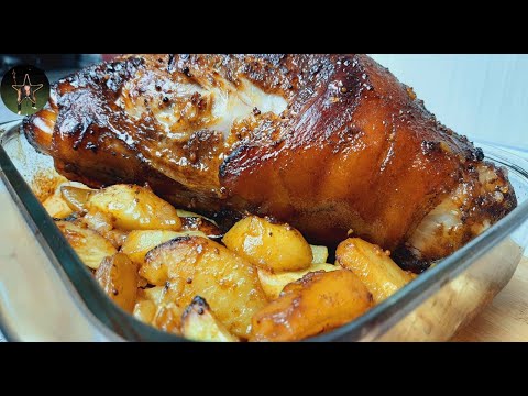 Видео: СВИНАЯ РУЛЬКА.Секрет в маринаде . Самый вкусный и простой рецепт!  Рецепт из Рульки!