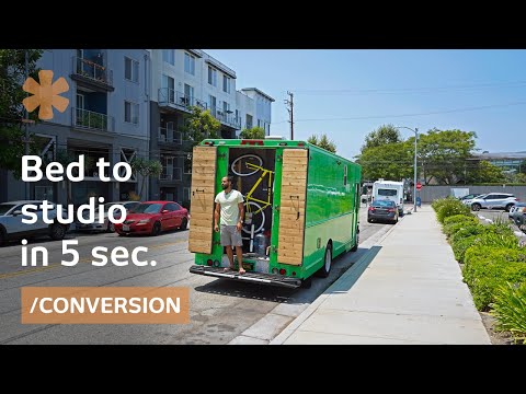 Видео: Старый грузовик доставки снаружи, быстро трансформируемая домашняя студия внутри
