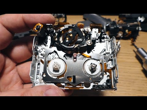 Видео: 📼⚙️ Разобрал камеру, чтоб извлечь застрявшую кассету