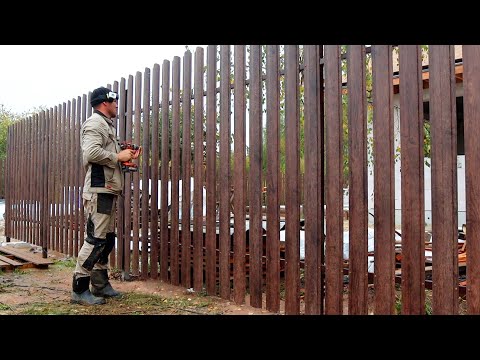 Видео: ЗАКРЫЛИ УЧАСТОК! УСТАНОВКА ШТАКЕТНИКА, КАЛИТКИ И ВОРОТ