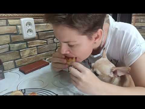 Видео: ОЧЕНЬ ВКУСНАЯ, ХРУСТЯЩАЯ ЗАКУСКА НА ПРАЗДНИЧНЫЙ СТОЛ 👍😋. #закусканапраздник #вкуснаявыпечка #рецепты