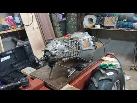 Видео: Подготовка КПП ваз для установки на мини погрузчик . Замена сальников и проверка состояние КПП .