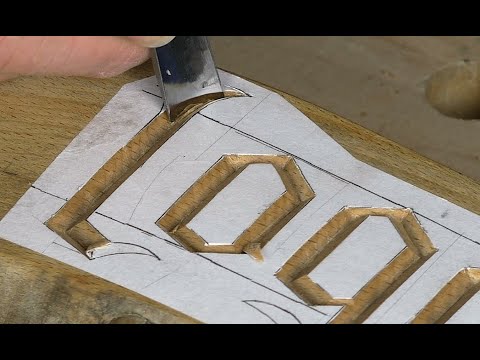 Видео: Как вырезать готические буквы на спинке стула (3)