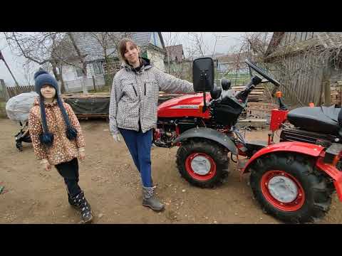 Видео: Весна пришла,деревня оживает. Заводим минитрактор, и сразу в работу.Готовим теплицы к сезону.