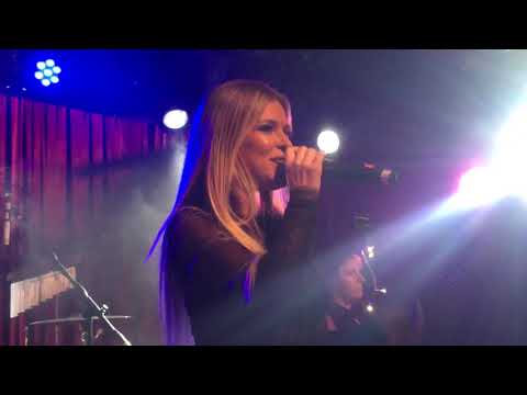 Видео: Не умеешь любить (Акустика) - Рита Дакота