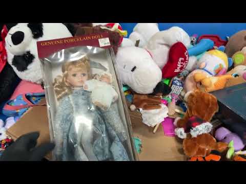 Видео: Секонд Хенд на Вес СВАЛКА в США #OlyaSineevaUSA #goodwilloutlet