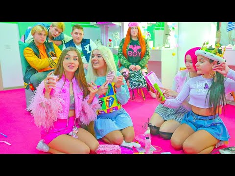 Видео: Навијачице Bunny и Дајана праве журку у кућици за зечиће! | Ко ће извући срећну карту?