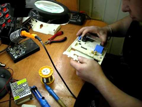 Видео: Ремонт электронного модуля стиральной машины Candy, Канди