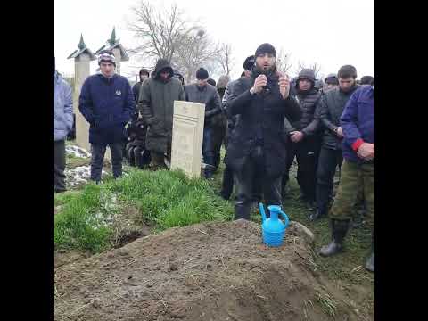 Видео: Проповедь на кладбище на Цунтинском языке